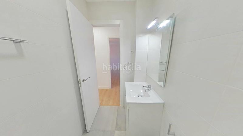 Foto a82cf0a9-87c3-435e-af41-85736d9d66d7. Miete etagenwohnung in Los Rosales Madrid