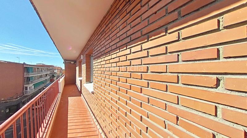 Foto c7f7ef9e-a5ba-4cce-93bc-17a9241619e5. Miete etagenwohnung in Los Rosales Madrid