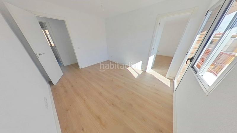 Foto d6068cb5-94c8-4696-988f-16679cf87ff7. Miete etagenwohnung in Los Rosales Madrid