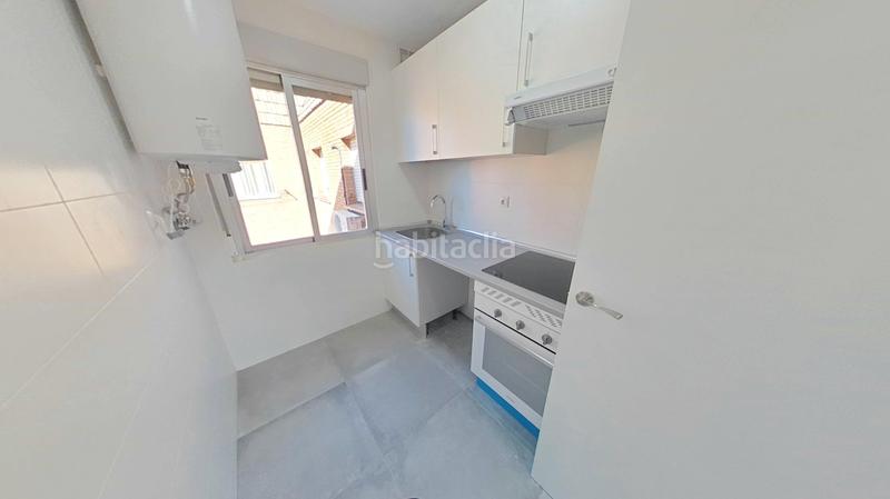 Foto f5e6d4b0-9843-486e-87ef-1cf73cd399c6. Miete etagenwohnung in Los Rosales Madrid