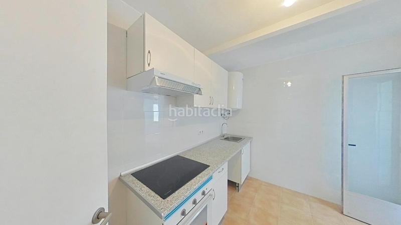 Foto 242807d4-405d-4948-acde-937583ecc390. Affitto appartamento in Reyes Parla