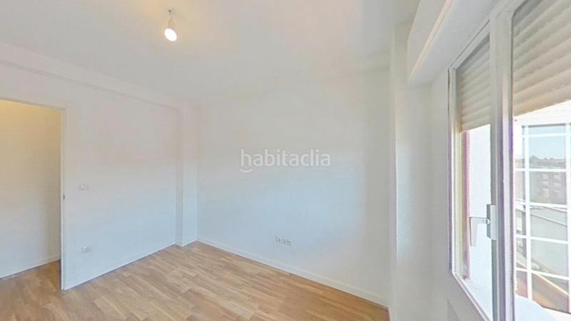 Foto b4db47f6-9c96-4d31-871d-f0b7833365ff. Alquiler piso en Reyes Parla