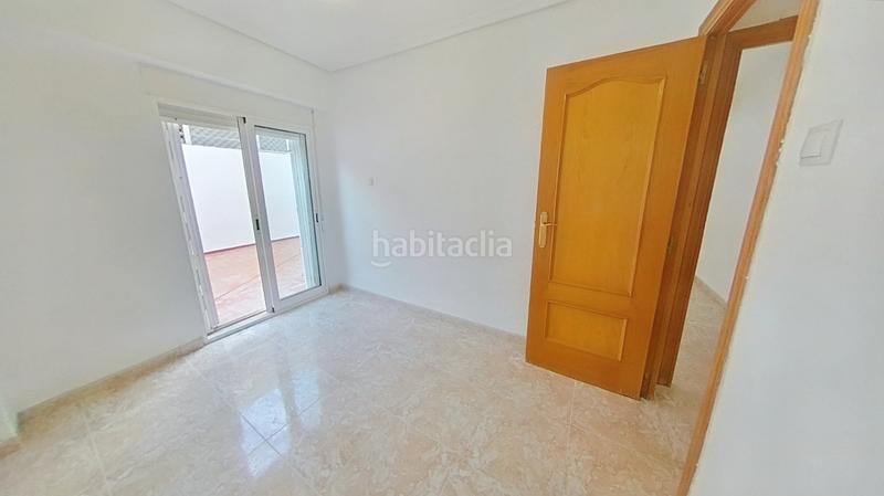 Foto f0b71788-5fc2-4b7d-bdb9-b72681c1e87b. Affitto appartamento in Torrefiel Valencia