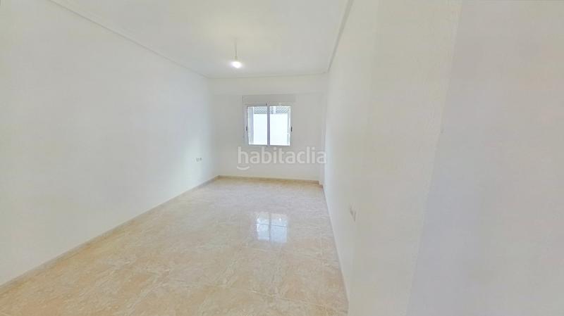 Foto 128418fa-7ef5-48f2-bc3c-5f98c3fe9322. Location appartement dans Torrefiel Valencia