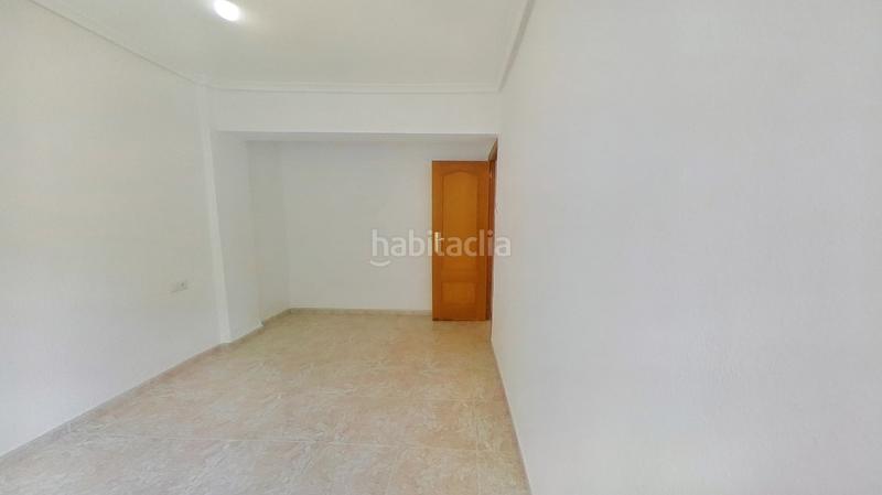 Foto 80a14840-6b6e-4768-8b63-cad851bf7b48. Location appartement dans Torrefiel Valencia