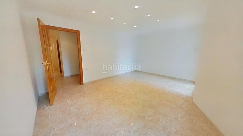 Foto 58d3d358-8ffc-484f-b47a-c1751600cacc. Alquiler piso en Torrefiel Valencia