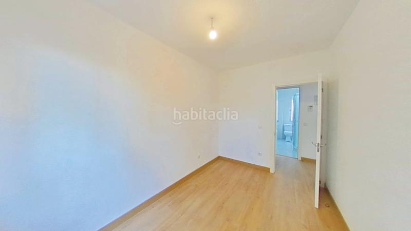 Foto 393c8a08-7743-4bbe-a92e-b22ce5e6c09e. Lloguer pis a Simancas Madrid