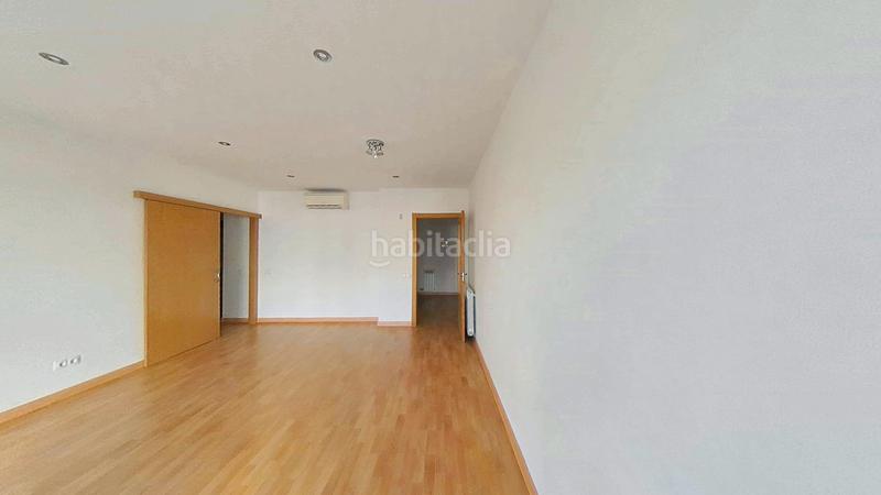Foto f2a86d9a-a03e-466e-9381-dc975968da46. Location appartement dans Cementiri Vell Terrassa