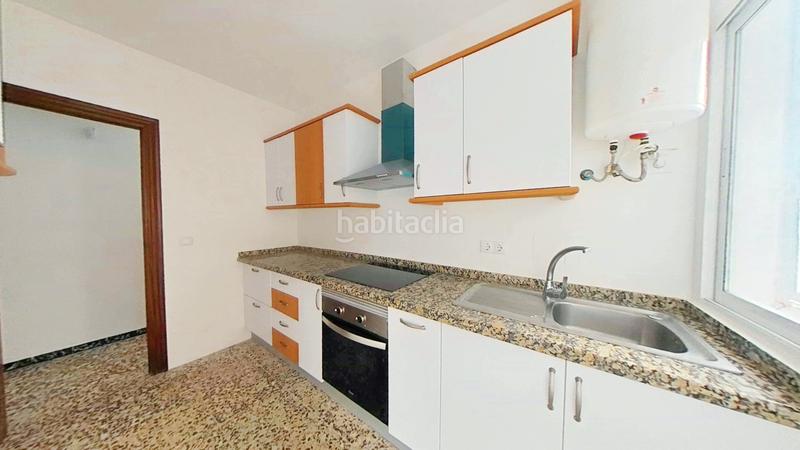 Foto a02e0448-5844-4f53-9d44-b2859b8ce364. Rent flat with parking in Carolinas Bajas Alicante
