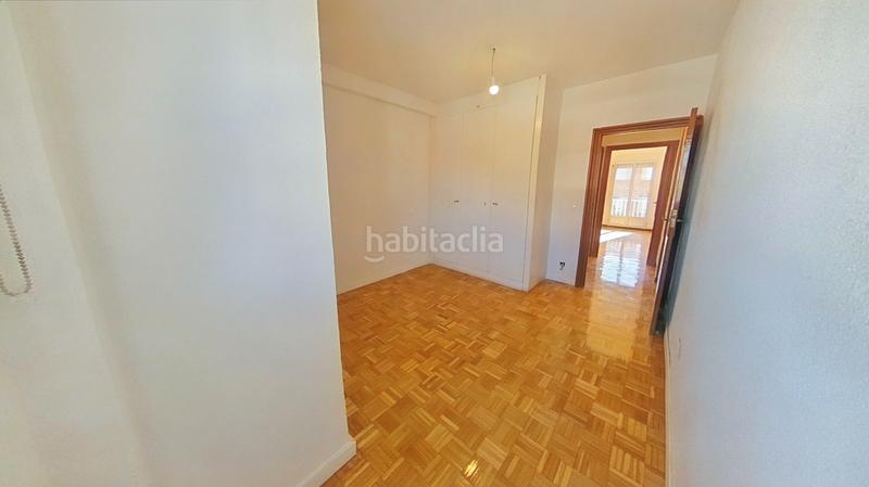 Foto 5f9bccff-d489-44ff-95e1-6fccd43bc497. Alquiler piso en Zofío Madrid