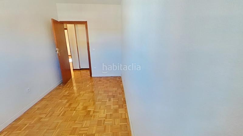 Foto 8ab8c2a3-bf3a-40c8-b925-ceb17cb8a951. Alquiler piso en Zofío Madrid