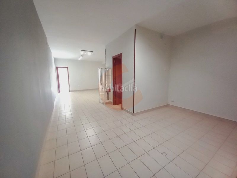Foto 4a53ce0e-35c6-4e45-81d5-c10f2311e02b. Affitto ufficio in Centre Vendrell (El)