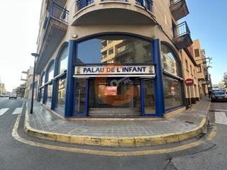 Lloguer Local Comercial a Sant xavier 2. Local en alquiler en el tancat, 2 dormitorios.