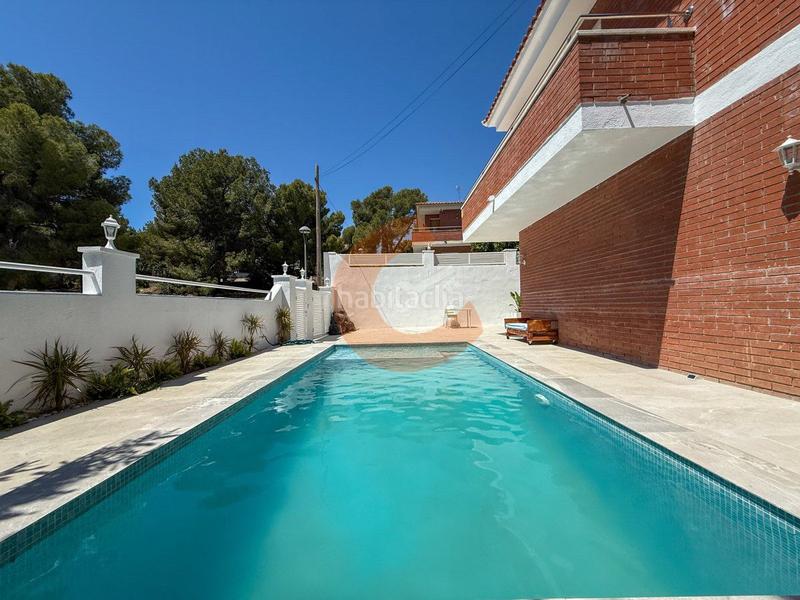 Foto 2219b7cc-5e7f-4652-b8a3-993ea7f8a3ff. Casa  en venta en can nicolau, 4 dormitorios. en Cunit