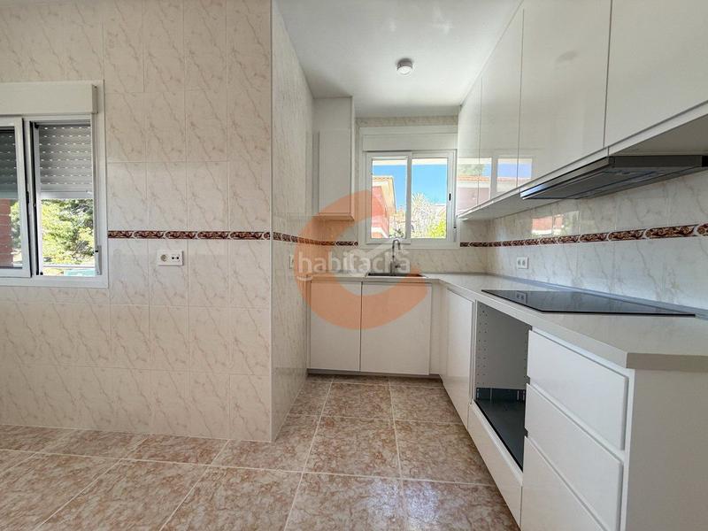 Foto 4b252f1f-7be1-499b-b25e-57eb0a336cc4. Casa  en venta en can nicolau, 4 dormitorios. en Cunit