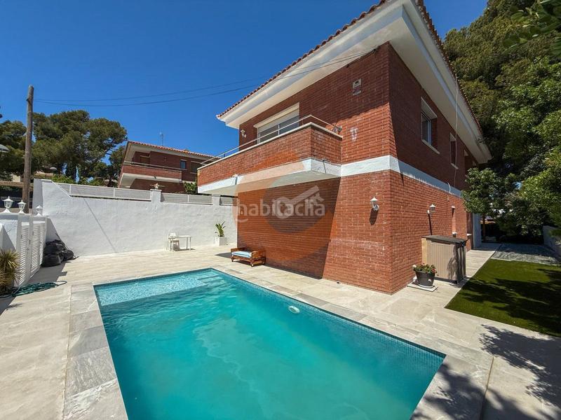 Foto a66351b0-d22f-4dcb-b953-8ebc0f1f8eb9. Casa  en venta en can nicolau, 4 dormitorios. en Cunit