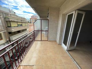 Pis a Centre. Piso en venta en carretera, 4 dormitorios.
