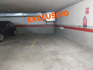 Aparcament cotxe a Margarida xirgú 3. Garaje en venta en centro.
