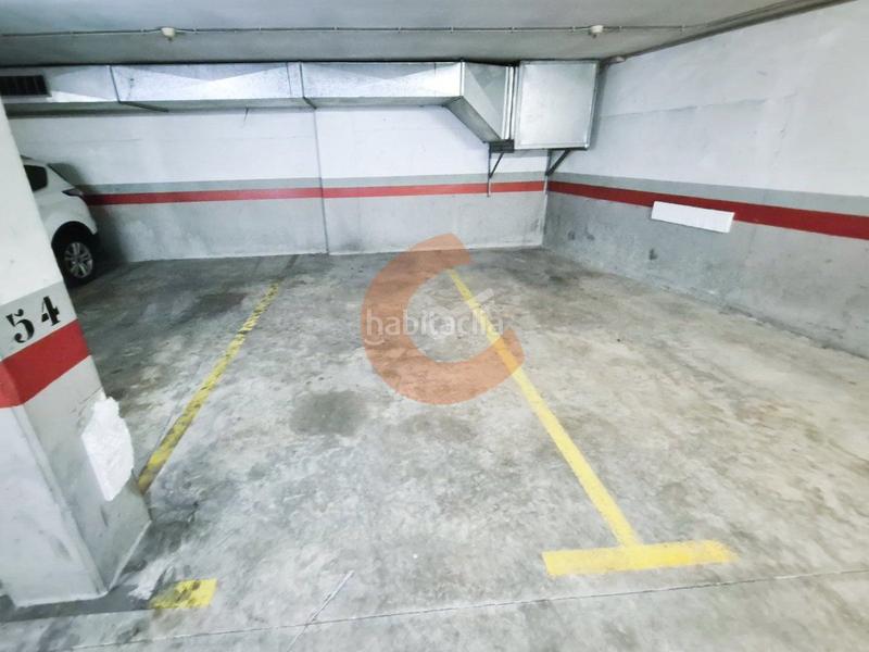 Foto b058aaa3-0987-4642-8db6-506e3f36a324. Posto auto in margarida xirgú 3 in Centre Vendrell (El)