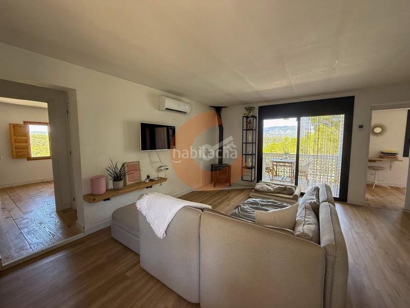 Foto 2aa5afce-310f-4833-a1df-482723ac424b. Casa  en venta en la miralba, 3 dormitorios. en Bisbal del Penedès (La)