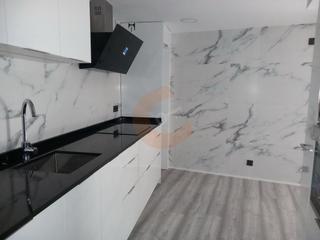 Etagenwohnung in Centre. Piso en venta en centro, 4 dormitorios.