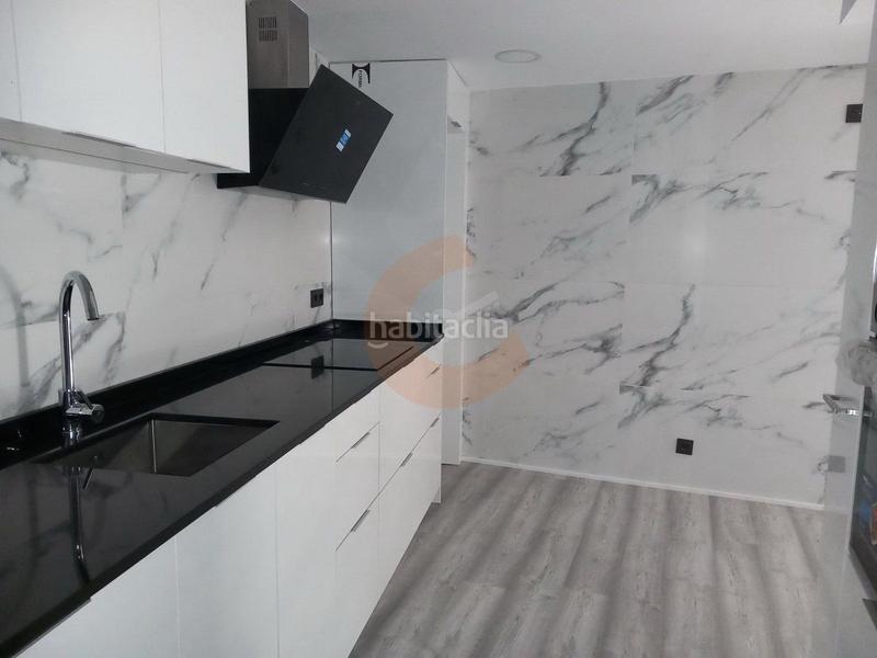 Foto b99c0687-8501-4427-a774-f86ae7004bb7. Piso  en venta en centro, 4 dormitorios. en Centre Vendrell (El)