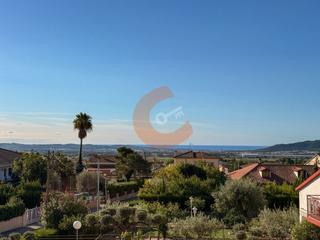Haus in Sant Jaume dels Domenys. Casa en venta en el papagai, 3 dormitorios.
