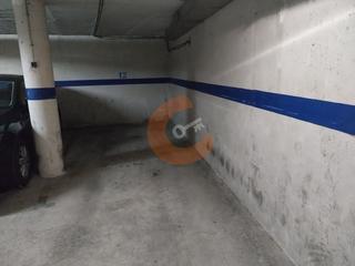 Miete Autoparkplatz in Transversal 1. Garaje en alquiler en el tancat.