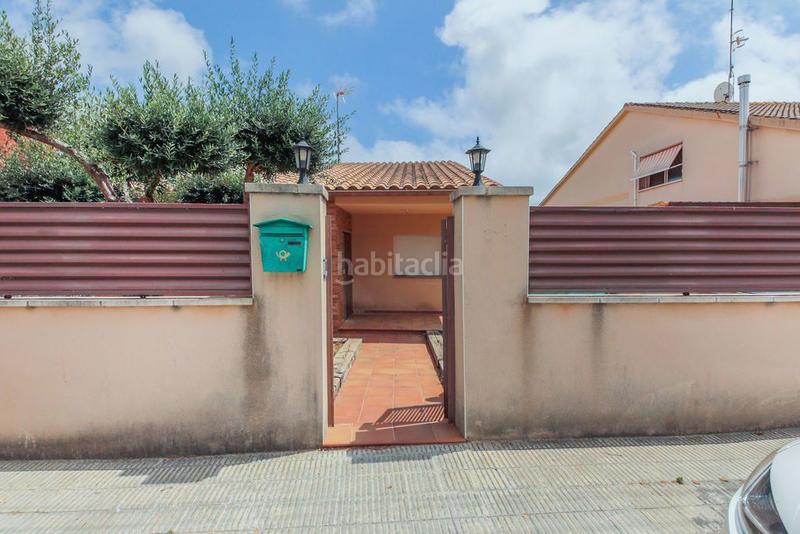 Foto 0fff69a6-44f7-45b3-a396-700b2cf6484e. Casa con riscaldamento parcheggio piscina in Cunit residencial Cunit