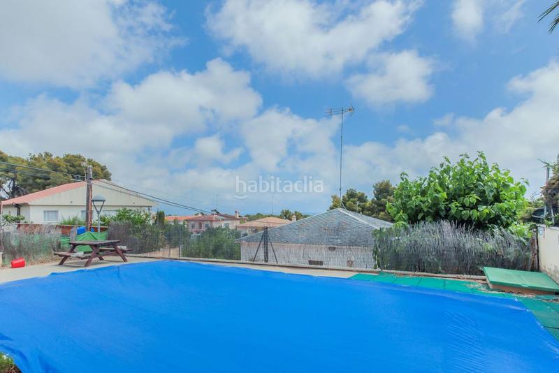 Foto 52a8e4dc-ecae-460c-a1ff-8cc31846e35f. Casa con riscaldamento parcheggio piscina in Cunit residencial Cunit