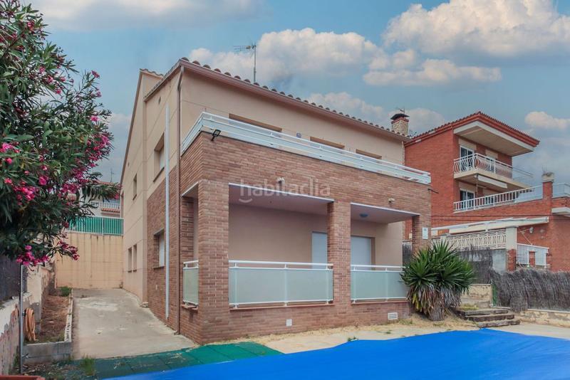 Foto f0ef4e19-3414-401e-8684-b799242e8921. Casa con riscaldamento parcheggio piscina in Cunit residencial Cunit