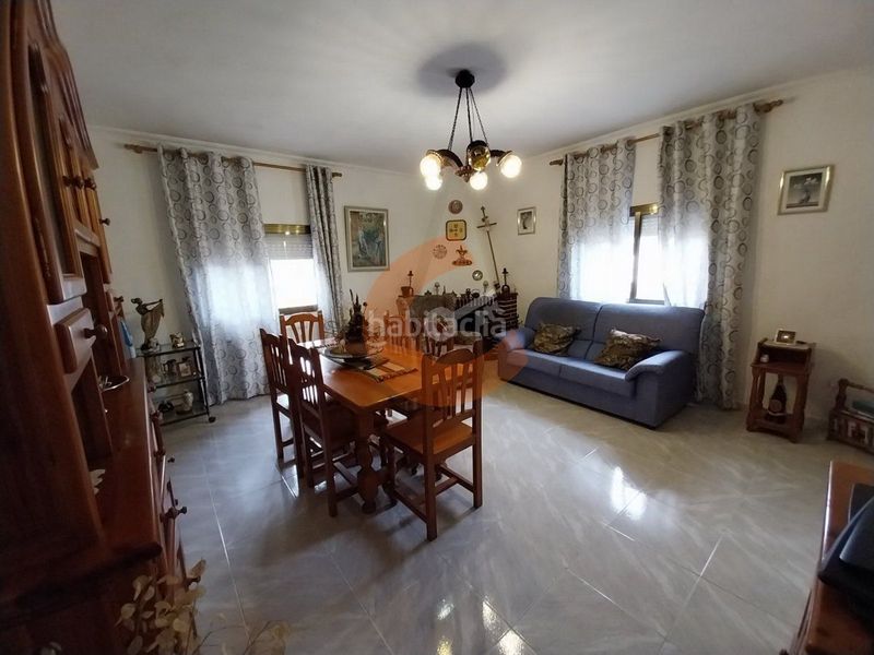 Foto bdcd0c19-ef68-401f-b375-2a87626d3371. Casa amb calefacció aparcament piscina a Santa Oliva