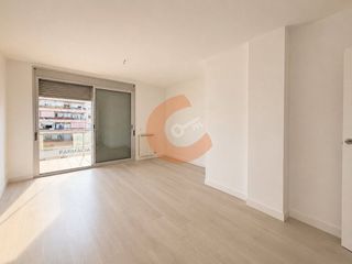 Pis  Riera de la bisbal 110. Piso en venta en centro, 2 dormitorios.