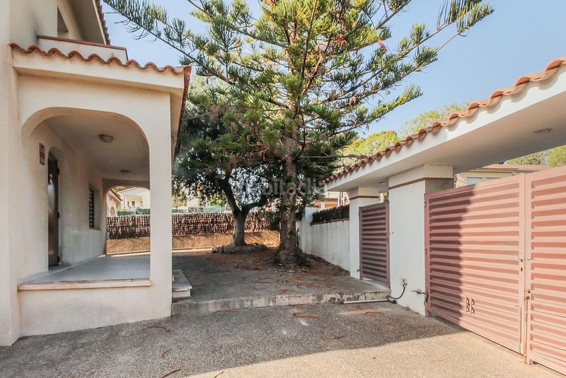 Foto 58d76bb0-2ce8-4ef3-8f22-bf257c717e20. Casa amb aparcament a Mas Mel Calafell