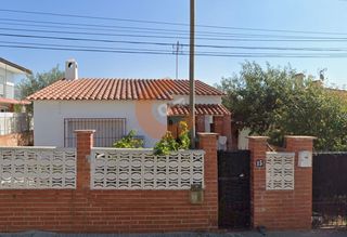 Casa in Santa Oliva. Casa en venta en les pedreres, 3 dormitorios.