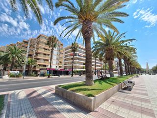 Appartement in Platja de Llevant. Apartamento con vistas al mar en primera línea del paseo jaume i