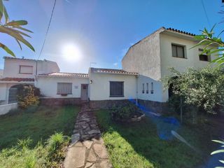 Maison à De l'agli 3. Entre mar y montaña  chalet con piscina en miamiplaya el casalot
