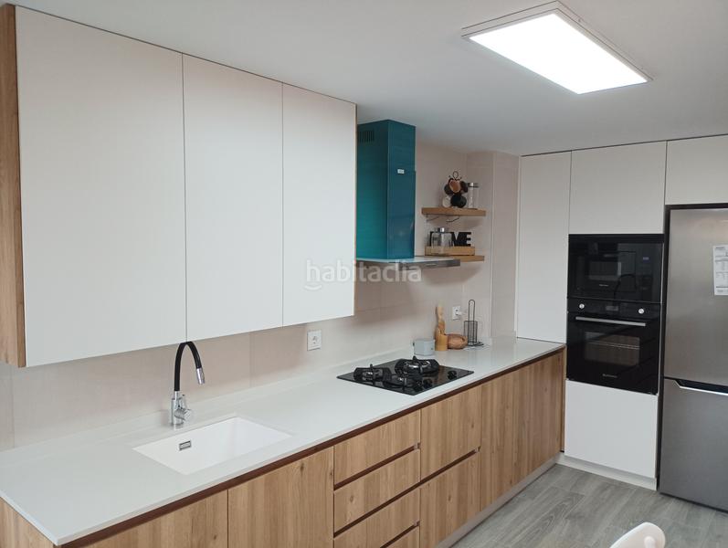 Foto 6d7533c9-ee1a-44b3-97ca-036928f07de0. Flat with heating in Catral