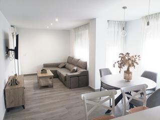 Pis a Catral. Piso recién reformado con 3 dormitorios y 2 baños en catral