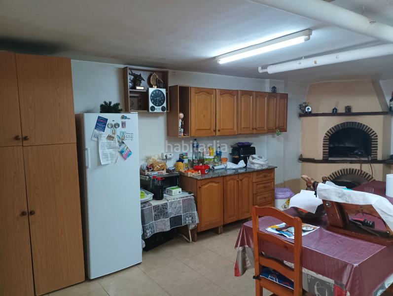 Foto 3343cbc4-3b95-43cc-89a1-1b2395397af4. Reihenhaus mit kamin heizung parking in Catral