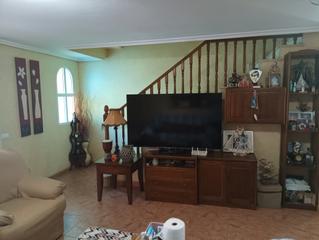 Casa adossada a Catral. Bungalow con gran garaje y calefacción