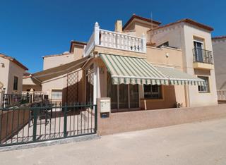 Chalet en Algorfa. Chalet independiente en montebello algorfa