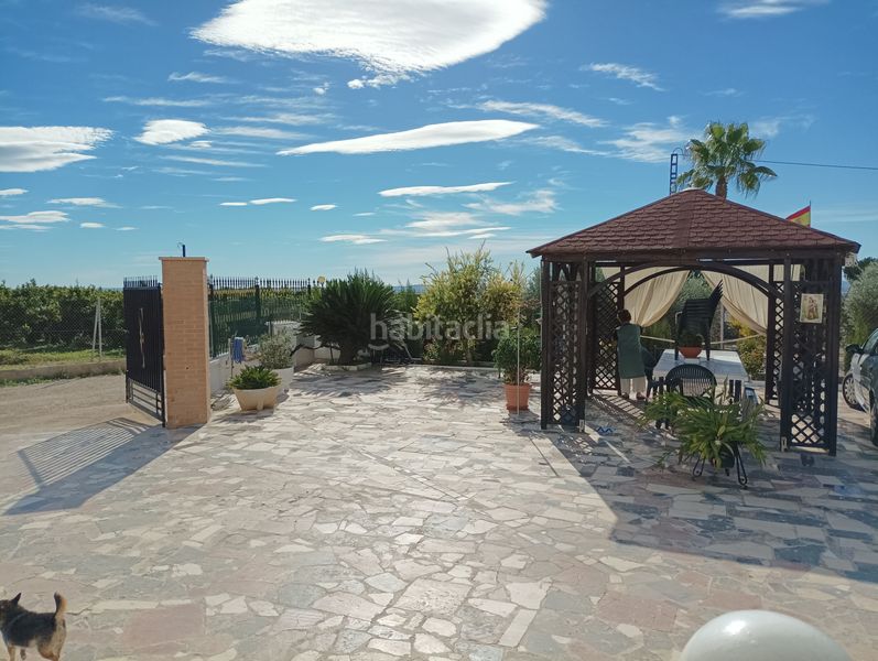 Foto 29cbd57b-75f8-49d6-882a-281d45d65fdf. Masia amb xemeneia calefacció aparcament piscina a Albatera