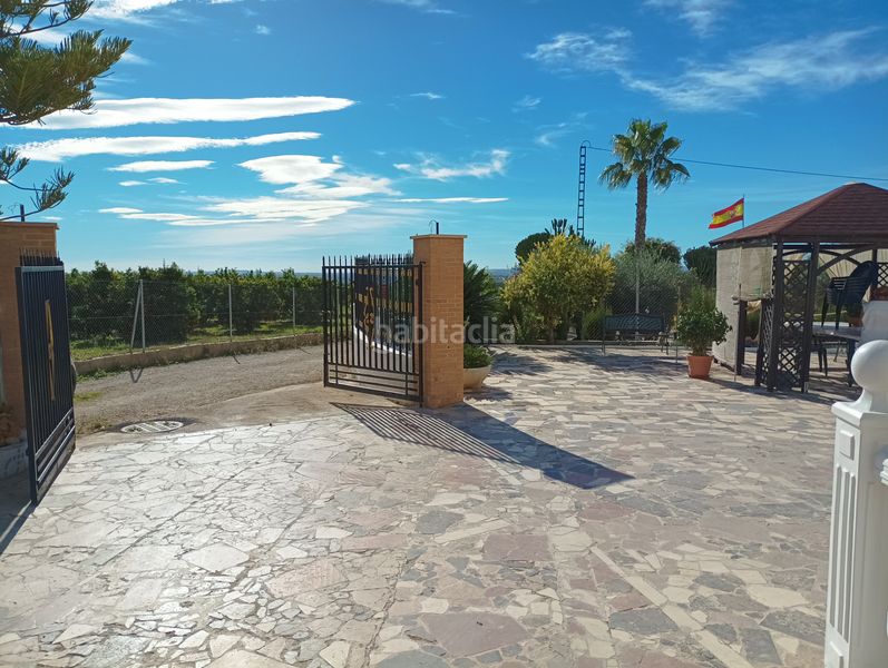 Foto 308d1fcc-510c-4361-bdf4-5f148acc603f. Masia amb xemeneia calefacció aparcament piscina a Albatera