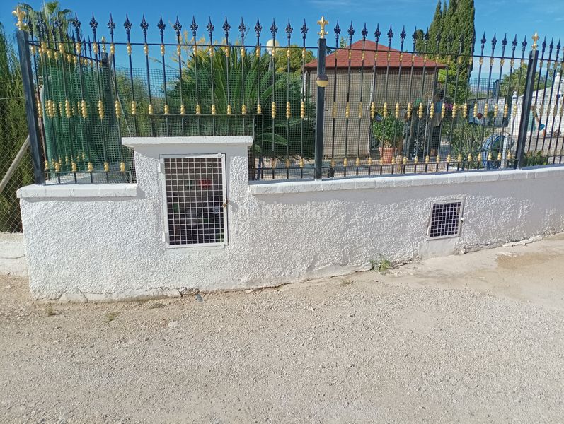 Foto 3b88c761-df73-44ff-a96c-d5a91c22fc42. Masia amb xemeneia calefacció aparcament piscina a Albatera