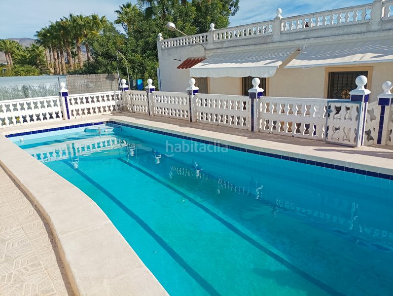 Foto 697cdbdb-fbc1-4fb7-bf18-19aef9c080da. Masia amb xemeneia calefacció aparcament piscina a Albatera