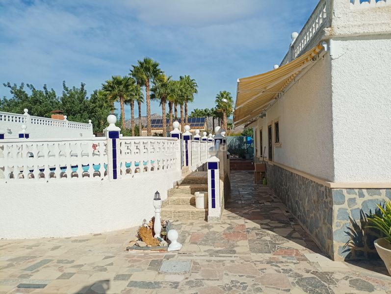 Foto 6b8de4a5-dd19-4696-b72d-f022c35ca355. Masia amb xemeneia calefacció aparcament piscina a Albatera