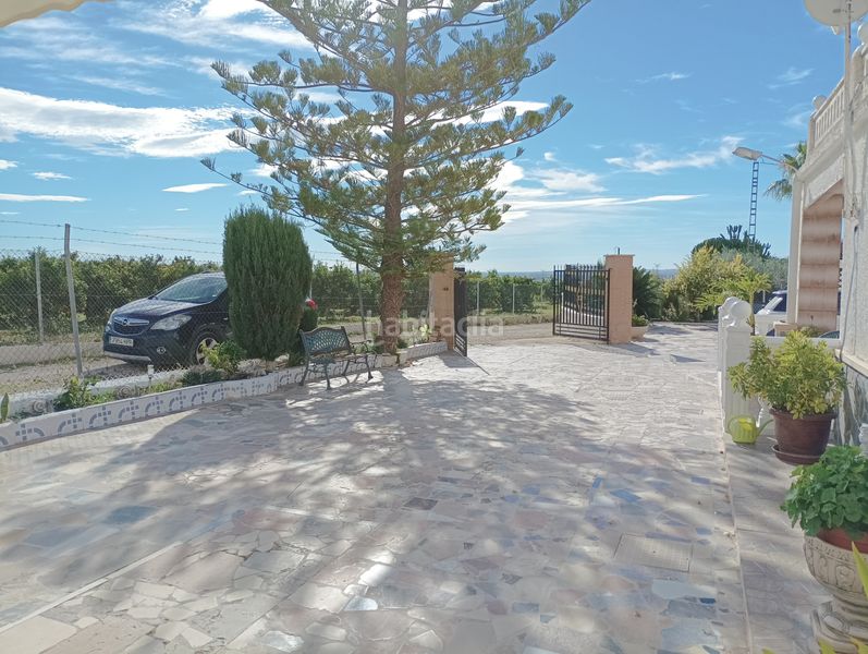 Foto 729ca5b2-8ea4-429b-bb27-d3f14b52b0d3. Masia amb xemeneia calefacció aparcament piscina a Albatera