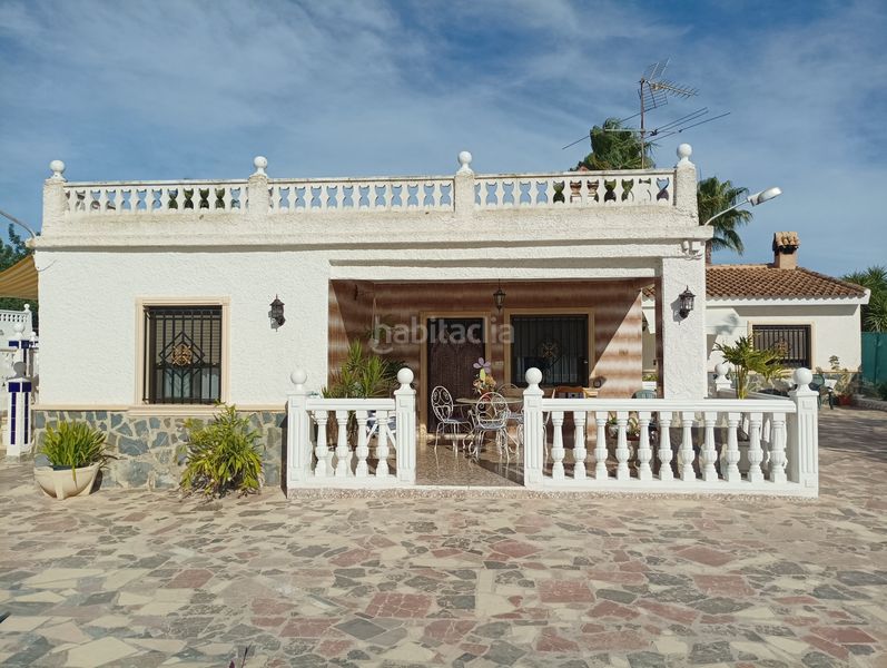 Foto a8207ecb-0a89-43e3-893c-ccdb1fc94e63. Masia amb xemeneia calefacció aparcament piscina a Albatera