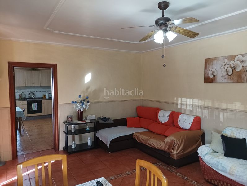 Foto bf87db5a-ecee-43af-b359-d3cd3af832bb. Masia amb xemeneia calefacció aparcament piscina a Albatera